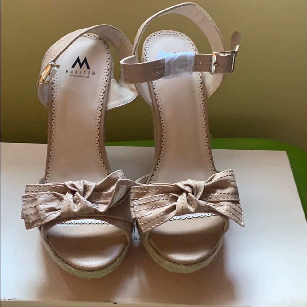 Madison by shoe dazzle tan wedges